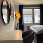 Miete 3 Schlafzimmer wohnung von 969 m² in Frankfurt