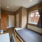 Rent 5 bedroom house in South East England