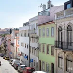 Rent 2 bedroom apartment of 889 m² in Lisbon