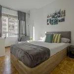 Rent a room of 220 m² in madrid