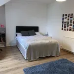 Rent 6 bedroom house in Swansea