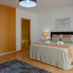 Rent 2 bedroom apartment of 70 m² in Armação de Pêra