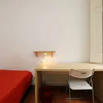 Rent a room of 81 m² in lisbon