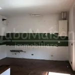 Appartamento in affitto a Gavirate via priore, non arredato/vuoto, giardino, box - TrovaCasa