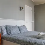 Rent 1 bedroom apartment in Porto