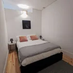 Rent 1 bedroom apartment of 45 m² in Porto