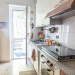 Rent a room of 100 m² in rome