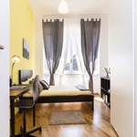 Rent a room of 334 m² in Milan