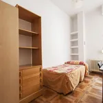 Rent 9 bedroom apartment in Madrid