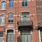  maison avec 5 chambre(s) en location à Charleroi