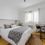 Rent a room of 180 m² in madrid