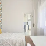 Rent a room in lisbon