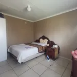 Rent 2 bedroom apartment in Roodepoort