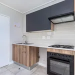 Rent 1 bedroom apartment of 32 m² in Sandton