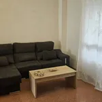 Rent 4 bedroom house of 135 m² in Crevillent