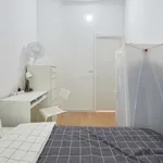 Rent a room of 399 m² in Lisbon