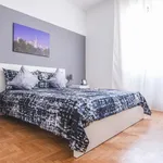 Rent 3 bedroom apartment in Milan