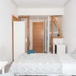 Rent a room of 120 m² in lisbon