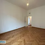 Rent 5 bedroom apartment of 232 m² in Milan