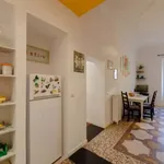 Rent 4 bedroom apartment in Genoa