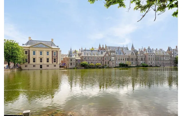 Huur 6 slaapkamer appartement van 252 m² in The Hague