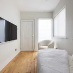 Rent 1 bedroom apartment of 398 m² in London