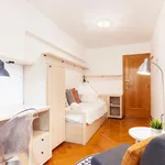 Rent 4 bedroom apartment in Barcelona