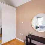 Rent 3 bedroom apartment of 60 m² in Cardiff