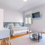 Rent 5 bedroom apartment in Barcelona