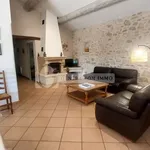 Maison de 125 m² avec 5 chambre(s) en location à Fontvieille