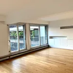 Rent 4 bedroom apartment of 128 m² in Paris