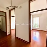 Rent 4 bedroom apartment of 97 m² in Padua