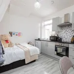 Rent 3 bedroom flat in West Midlands