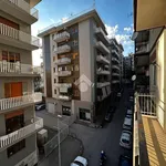 Affitto 4 camera appartamento di 120 m² in Salerno