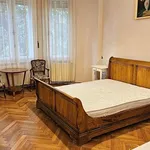 Rent 4 bedroom apartment of 135 m² in Oradea