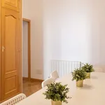 Rent a room of 140 m² in madrid