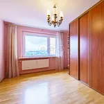 Pronajměte si 4 ložnic/e byt o rozloze 76 m² v Karlovy Vary