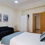 Rent a room of 190 m² in madrid