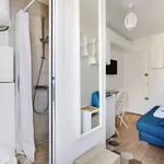 Rent 1 bedroom apartment of 10 m² in Paris