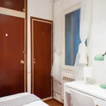 Rent 5 bedroom apartment in Barcelona