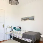 Rent a room of 120 m² in lisbon