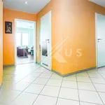 Rent 3 bedroom apartment of 87 m² in Praha