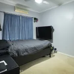 Rent 4 bedroom house in Baynton