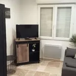 Rent 1 bedroom apartment of 15 m² in Saint-Caprais-de-Bordeaux