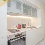 Rent 4 bedroom apartment of 45 m² in Porto