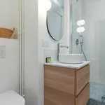 Rent 2 bedroom apartment of 35 m² in Paris