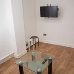 Rent 3 bedroom flat in Leicester