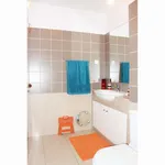 Rent 1 bedroom apartment of 70 m² in lisbon