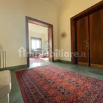 Rent 5 bedroom house of 326 m² in Rome