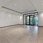 Appartement de 699 m² avec 5 chambre(s) en location à Toronto